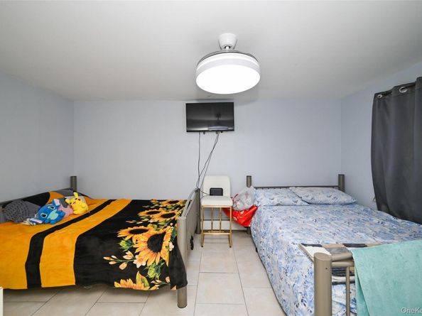 9601 42nd Avenue, Corona NY 11368