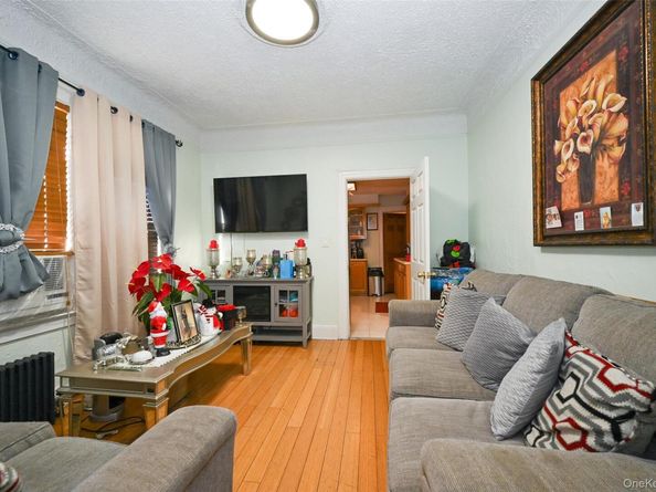 9601 42nd Avenue, Corona NY 11368