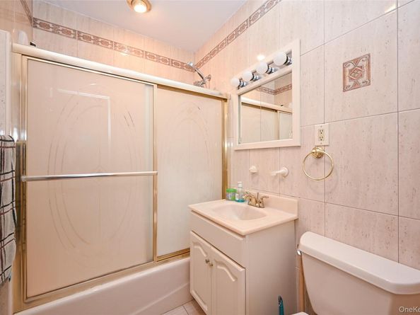 9601 42nd Avenue, Corona NY 11368