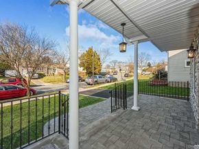 7 Sebree Place, Plainview NY 11803