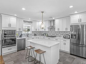 7 Sebree Place, Plainview NY 11803