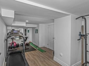 7 Sebree Place, Plainview NY 11803