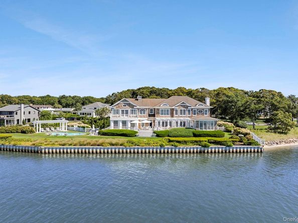 19 Canal Way, Hampton Bays NY 11946