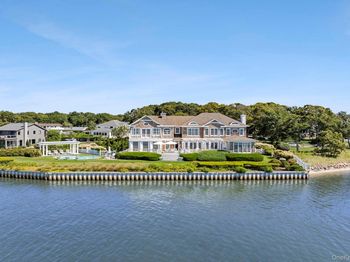 19 Canal Way