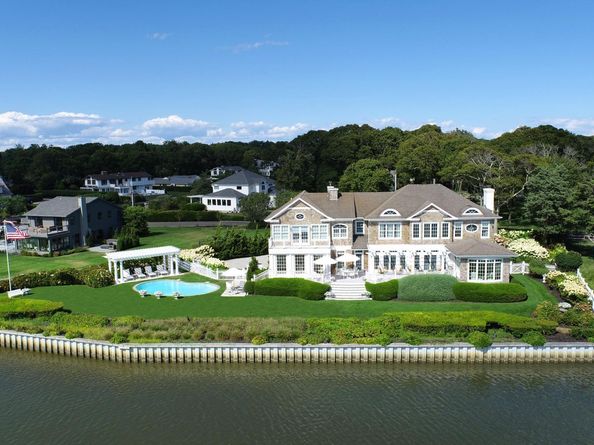 19 Canal Way, Hampton Bays NY 11946