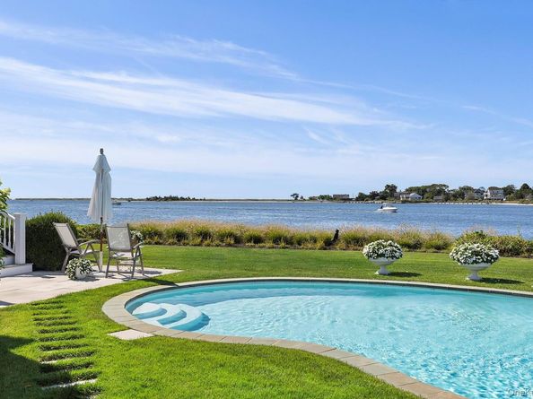 19 Canal Way, Hampton Bays NY 11946