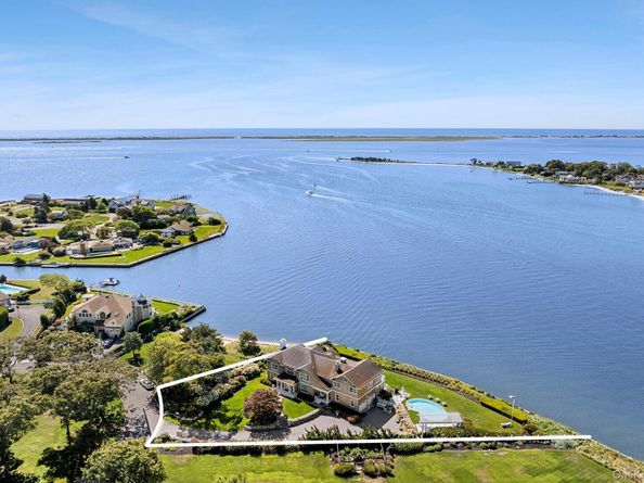 19 Canal Way, Hampton Bays NY 11946