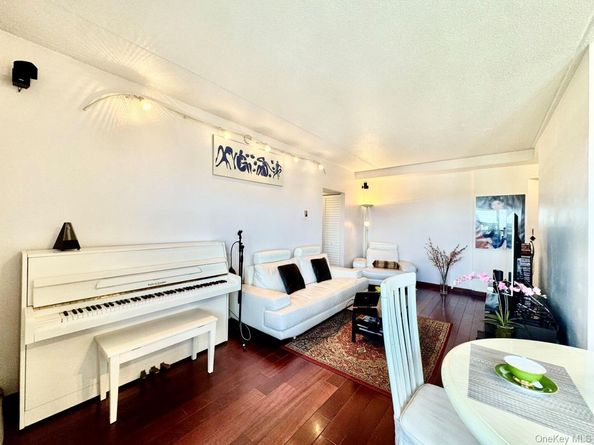 147-20 35th Avenue 11E, Flushing NY 11354