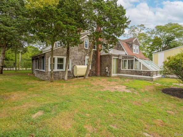 53 Foster Avenue, Hampton Bays NY 11946