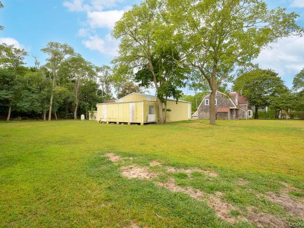 53 Foster Avenue, Hampton Bays NY 11946
