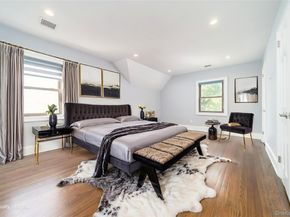 22 Andover Lane, Manhasset NY 11030