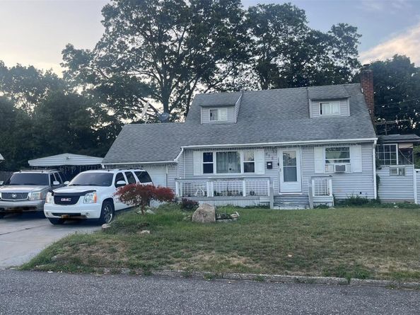 475 Clift Street, Central Islip NY 11722