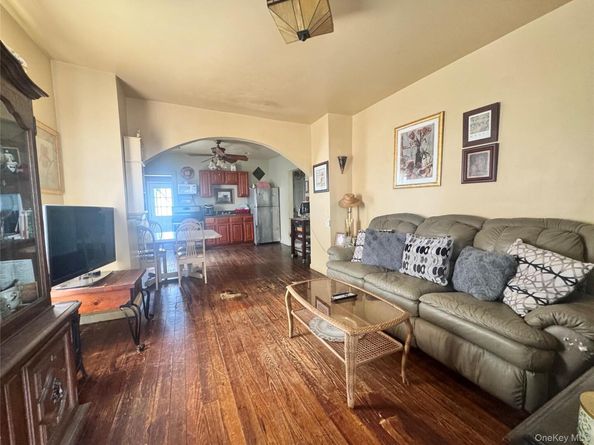 33 Colin Street, Yonkers NY 10701