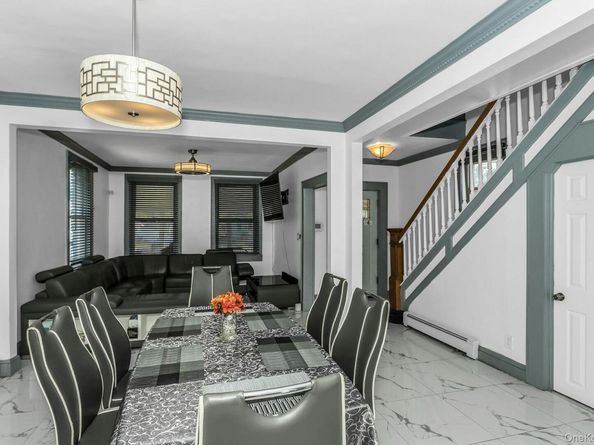 28 lexington Avenue, Freeport NY 11520