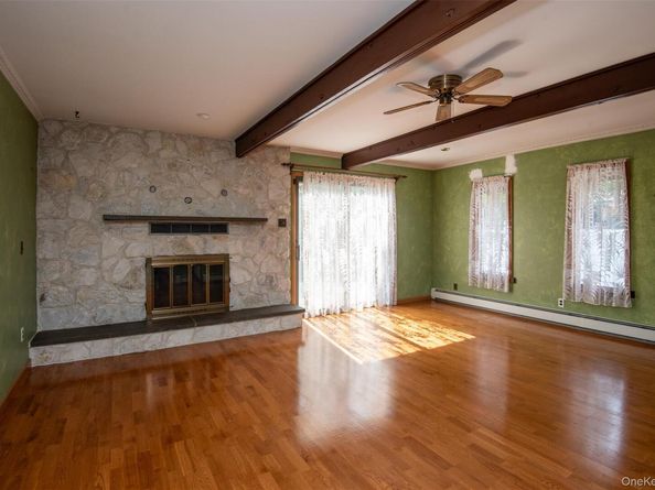159 Oakview Avenue, Farmingdale NY 11735