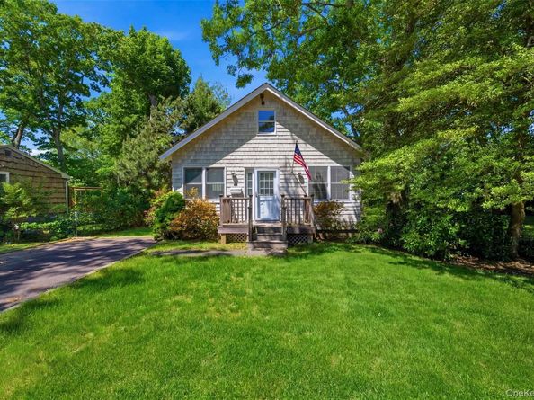 26 Garfield Avenue, East Islip NY 11730