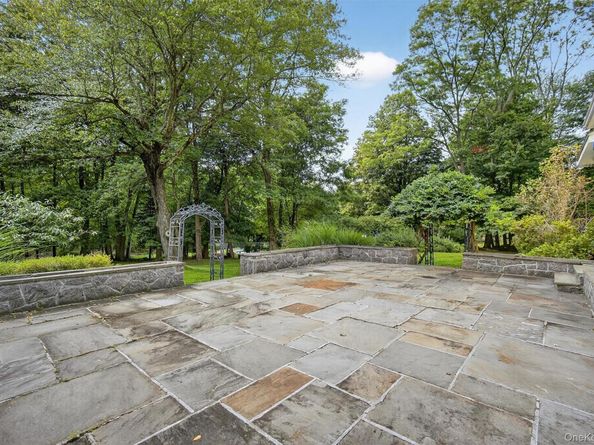 27 Orchard Hill Road, Katonah NY 10536