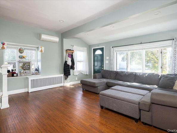 404 Silver Lane, Oceanside NY 11572