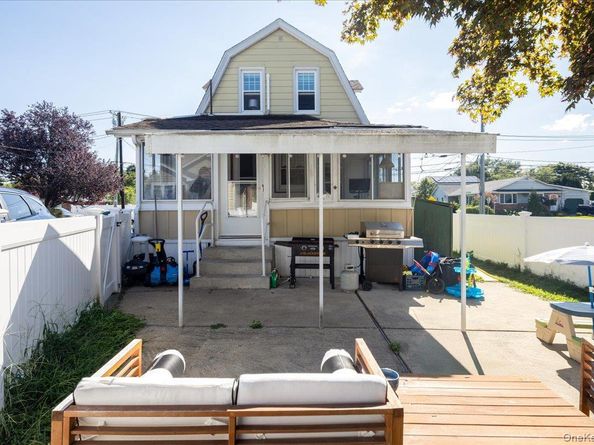 404 Silver Lane, Oceanside NY 11572