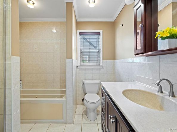 304 Unqua Road, Massapequa NY 11758