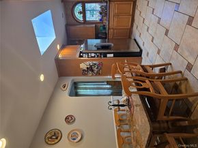 51 E Fort Hill Road, Yonkers NY 10710