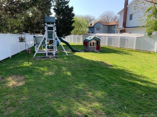 8 Spruce Avenue, Bethpage NY 11714