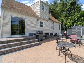 8 Spruce Avenue, Bethpage NY 11714