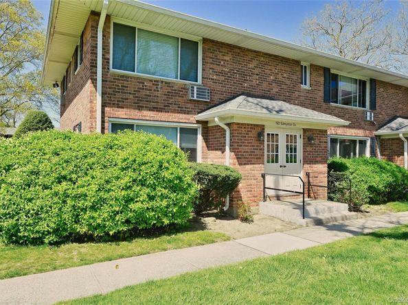 192 Edmunton Dr D1, North Babylon NY 11703