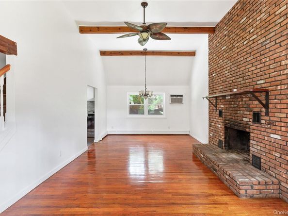 110 E Bartlett Road, Middle Island NY 11953