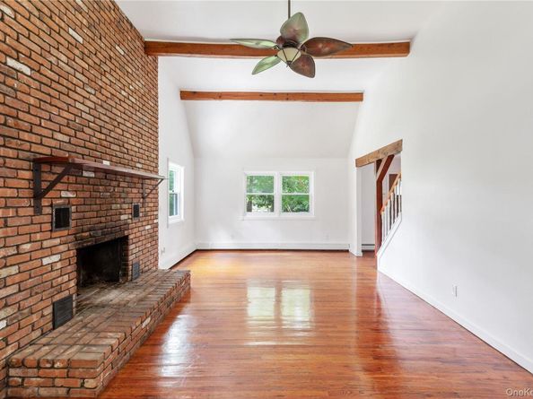 110 E Bartlett Road, Middle Island NY 11953