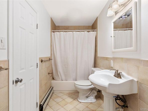 110 E Bartlett Road, Middle Island NY 11953