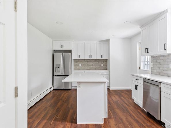 110 E Bartlett Road, Middle Island NY 11953