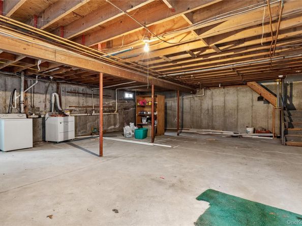 110 E Bartlett Road, Middle Island NY 11953