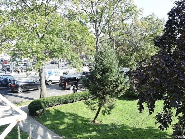 141-27 78th Road 1D, Kew Garden Hills NY 11367