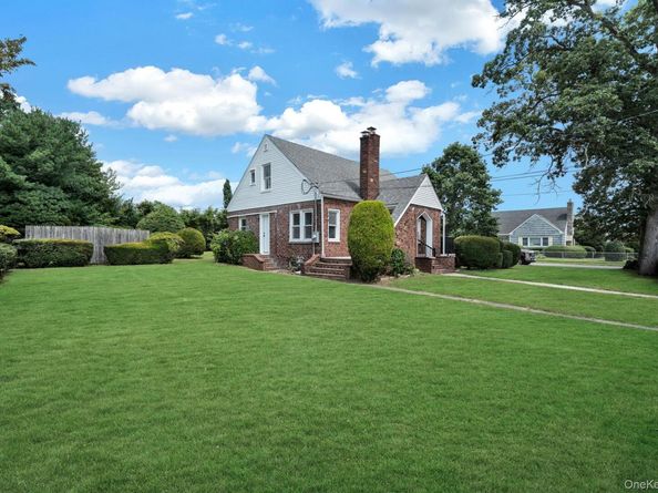 25 Walnut Avenue, Farmingdale NY 11735