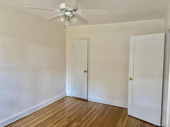 3 Edwards Street 1G, Roslyn Heights NY 11577