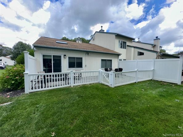 17 Timber Ridge Drive, Holtsville NY 11742