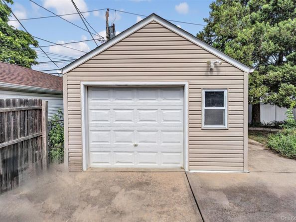737 Lowell Road, Uniondale NY 11553