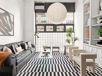 529 W 42nd Street