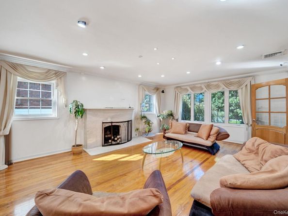 73-55 194th Street, Fresh Meadows NY 11366