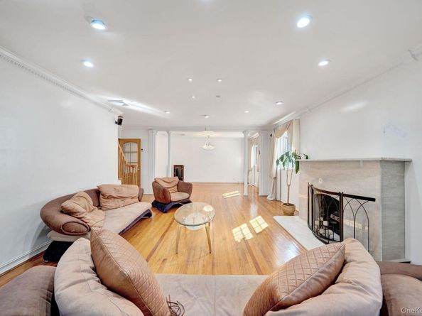 73-55 194th Street, Fresh Meadows NY 11366
