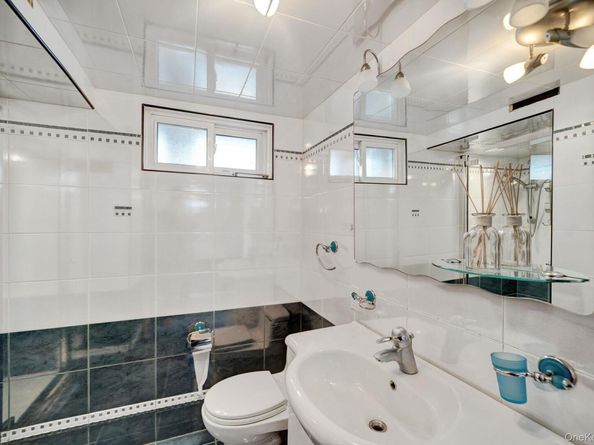 73-55 194th Street, Fresh Meadows NY 11366