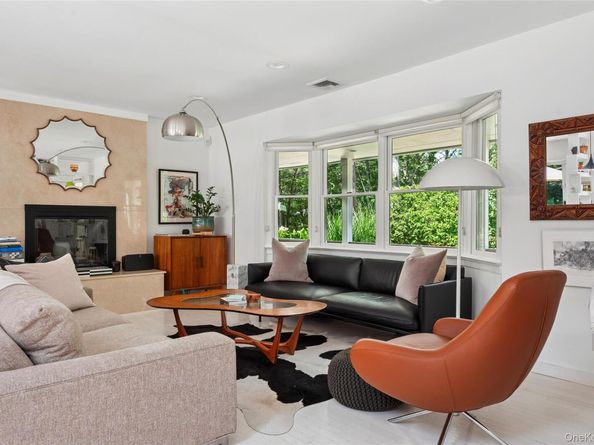 15 Osprey Avenue, East Quogue NY 11942