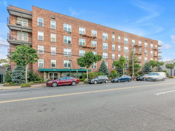 504 Merrick Road 4J, Lynbrook NY 11563