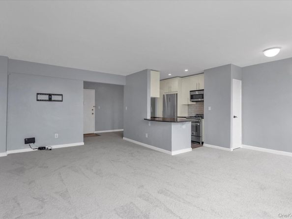 504 Merrick Road 4J, Lynbrook NY 11563