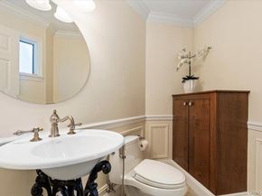 9 Evon Court, Scarsdale NY 10583
