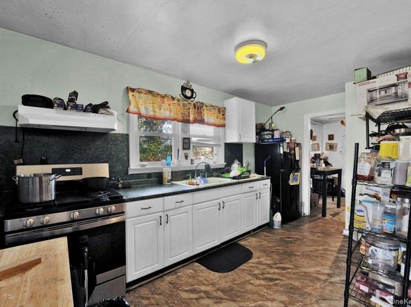 692 Beck Street, Hempstead NY 11553