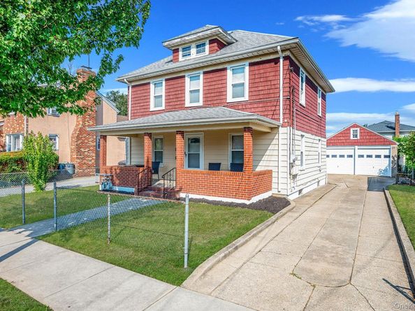 236 Jackson Avenue, Mineola NY 11501