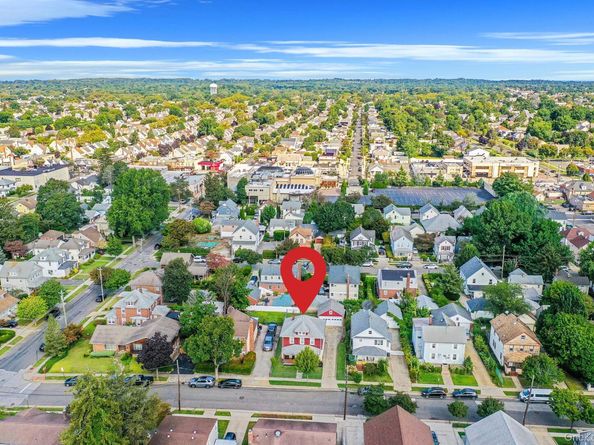 236 Jackson Avenue, Mineola NY 11501