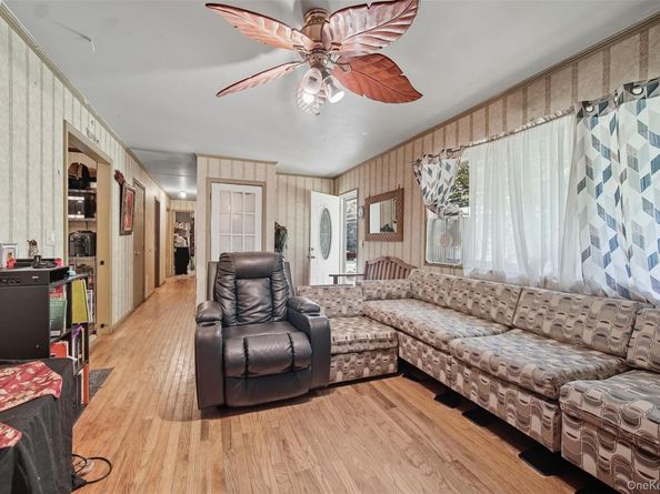 30 Fords Lane, Southampton NY 11968